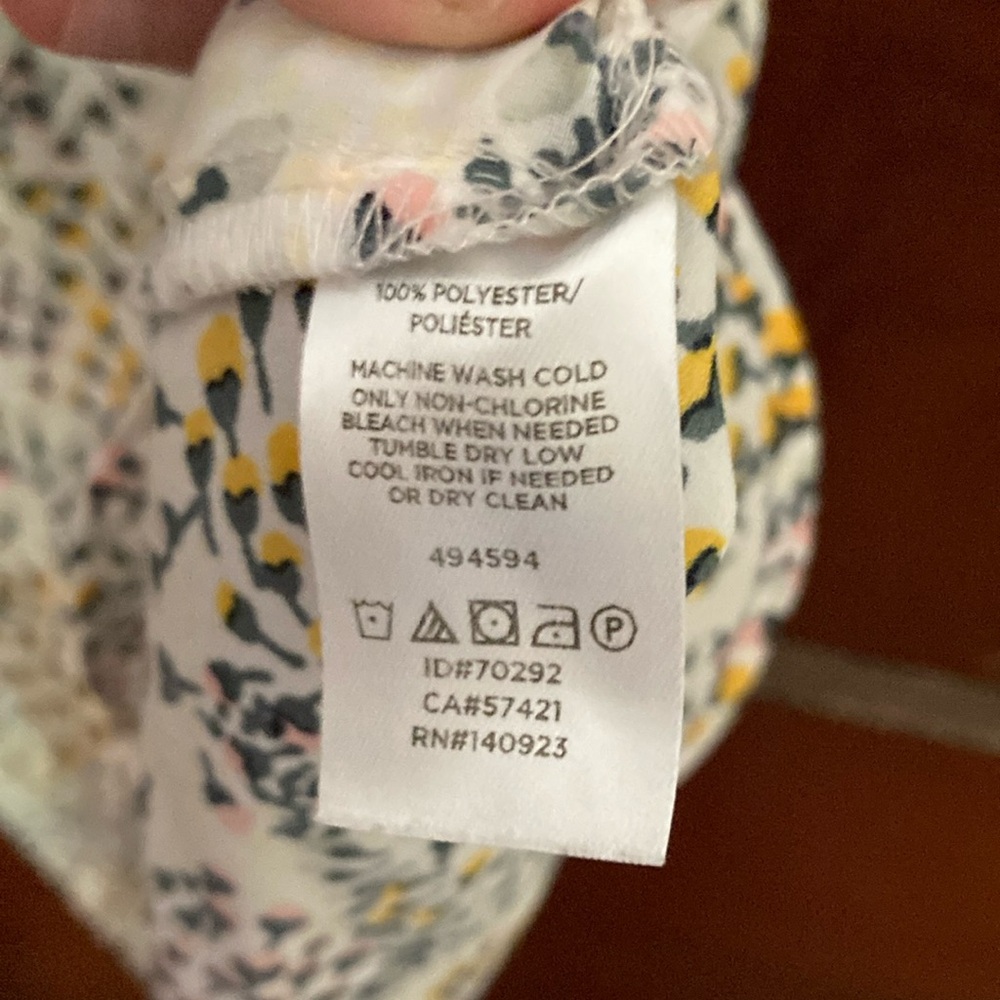 LOFT Multicolor Floral Ruffle Blouse small - Picture 6 of 6